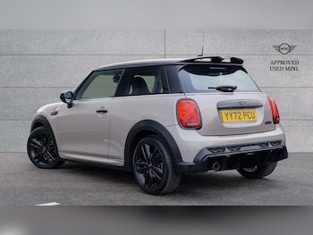 Used MINI Hatch 2023 for sale - 77134803: Photo