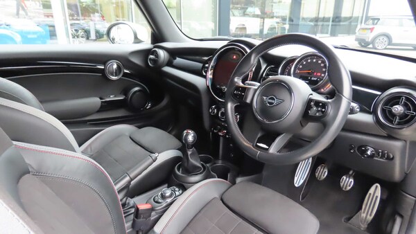 Used MINI Hatch 2021 for sale - 76298458: Photo 6