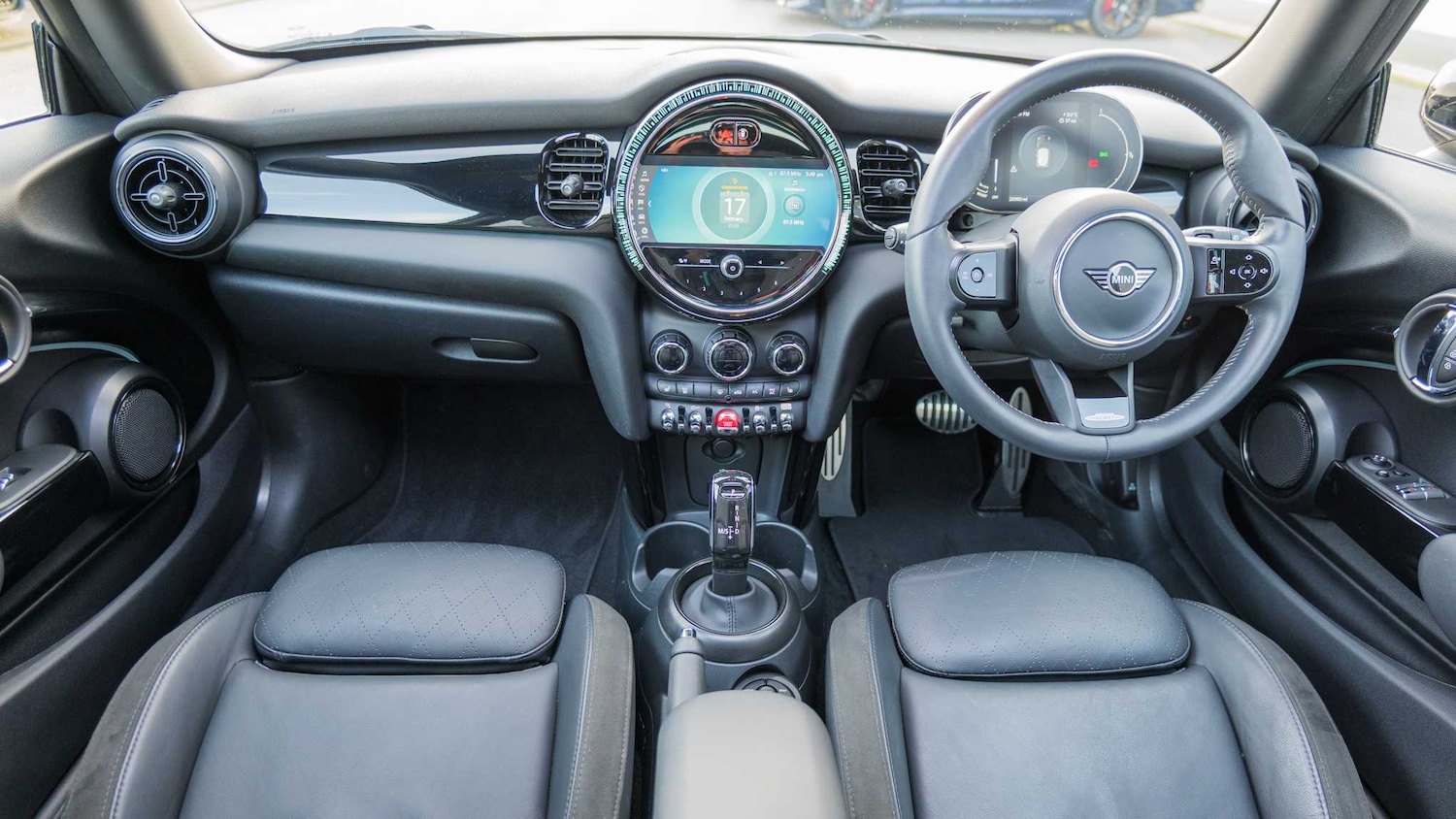 Used MINI Hatch 2023 for sale - 77601216: Photo 4