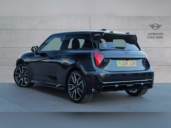 Used MINI Cooper 2024 for sale - 77943121: Photo