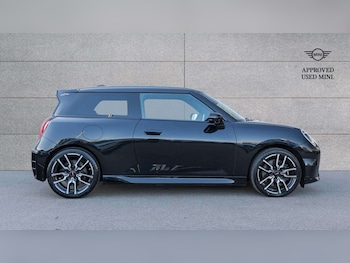 Used MINI Cooper 2024 for sale - 77943121: Photo