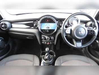 Used MINI Hatch 2022 for sale - 76373643: Photo