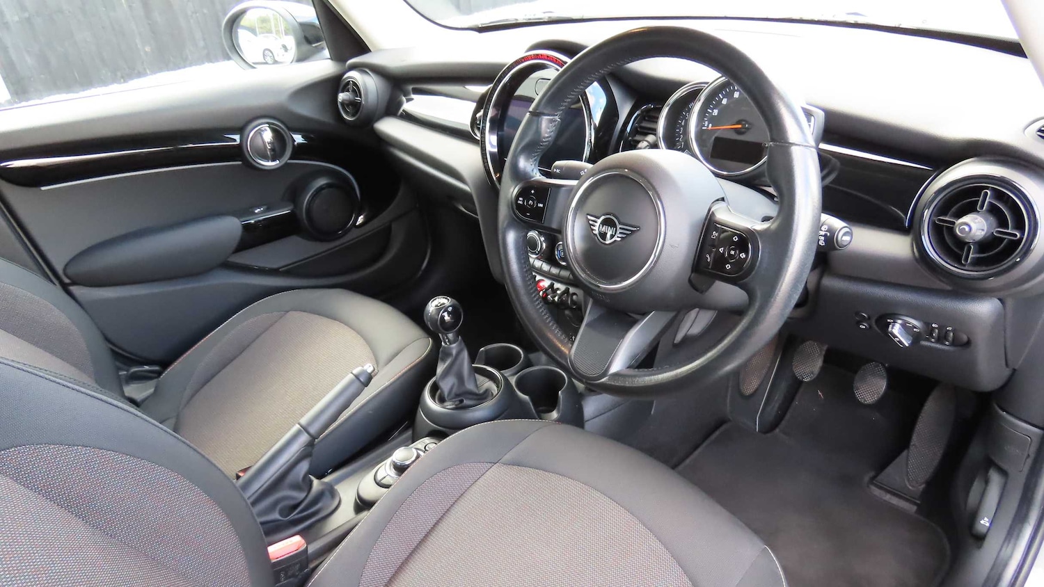 Used MINI Hatch 2022 for sale - 76373643: Photo 6