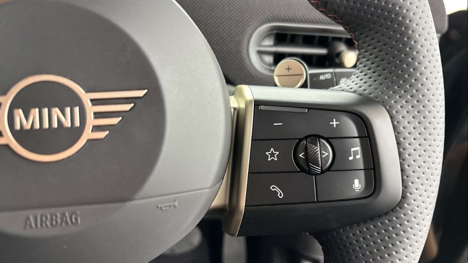 Used MINI Cooper 2025 for sale - 76329123: Photo 20