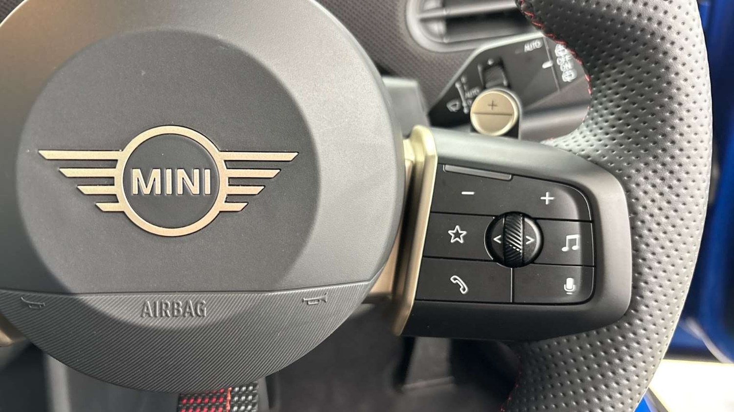 Used MINI Cooper 2025 for sale - 76329123: Photo 8