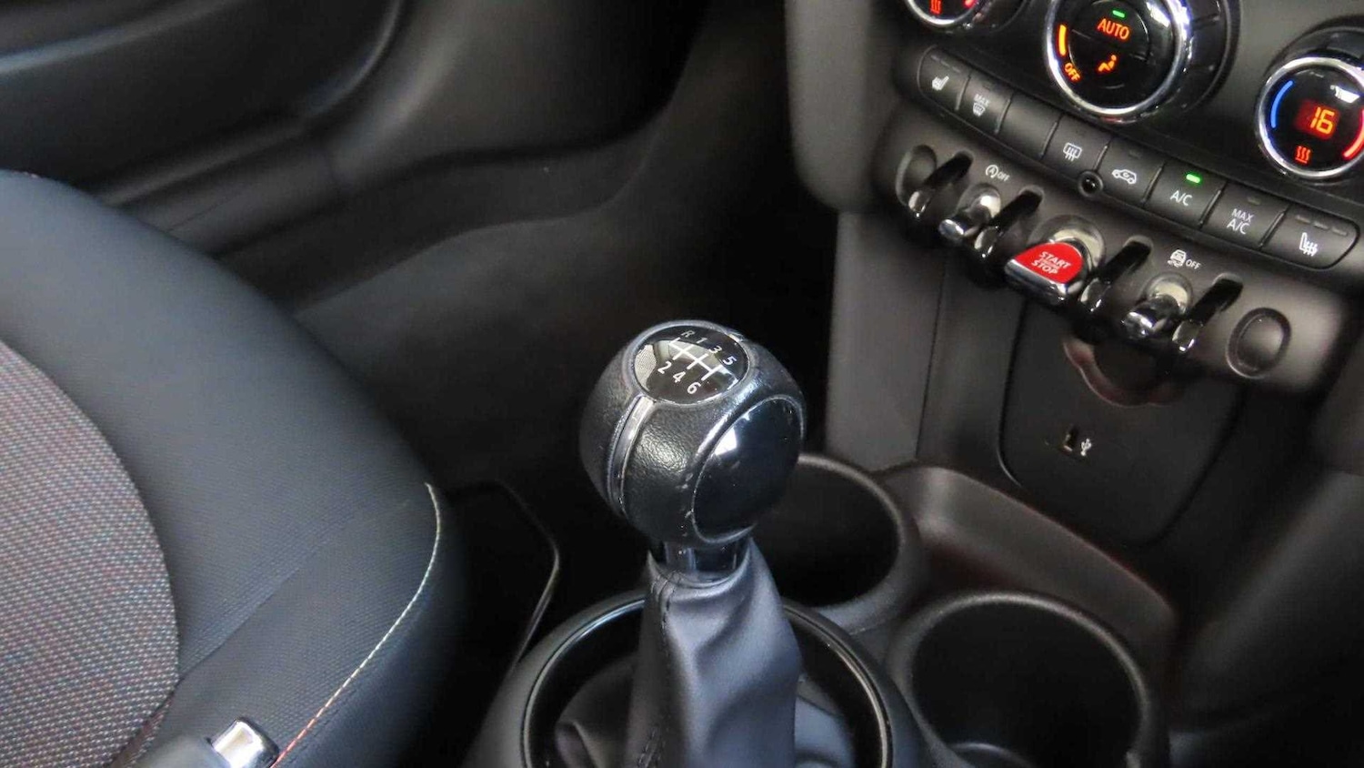 Used MINI Hatch 2019 for sale - 77123342: Photo 10