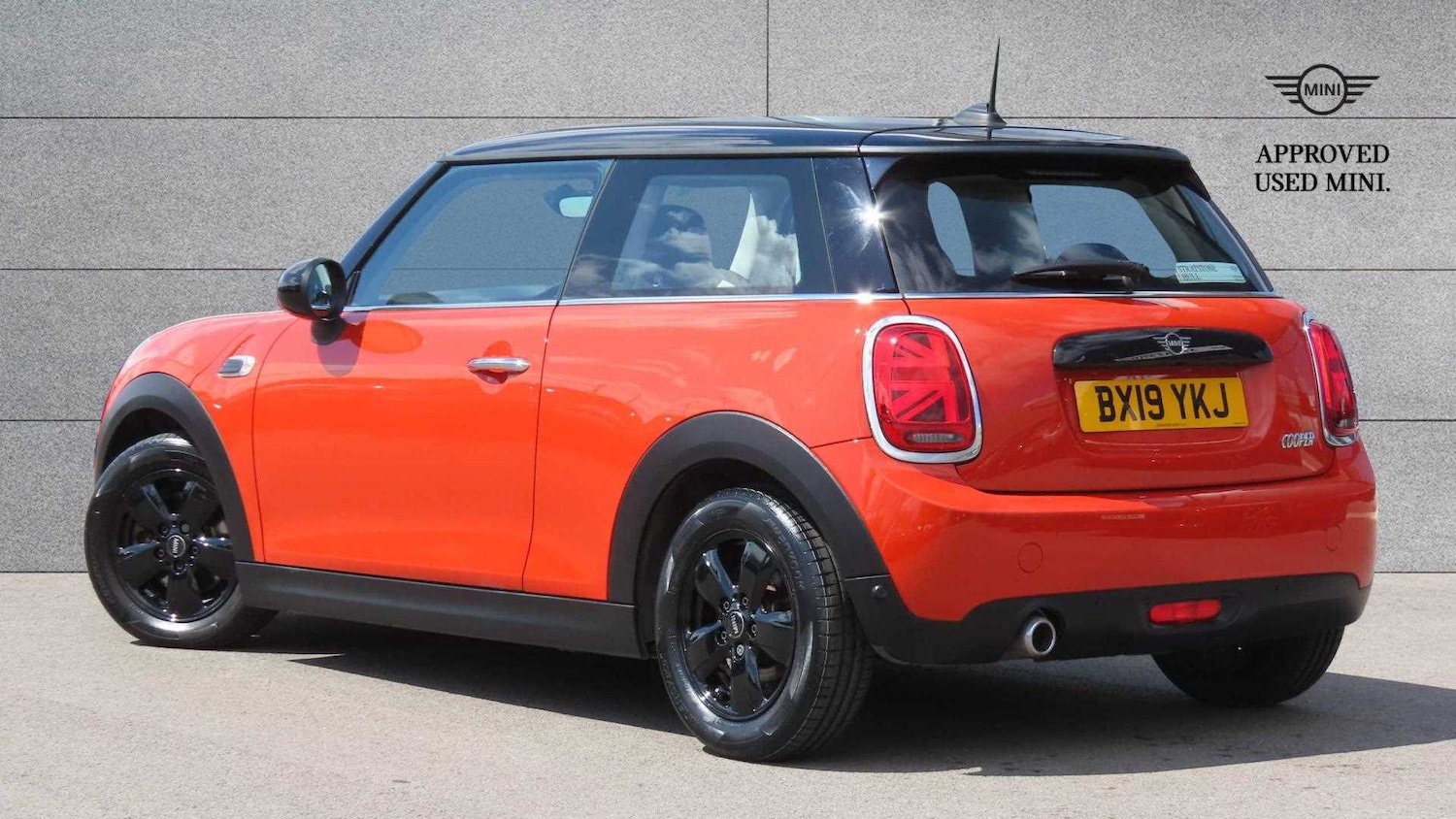 Used MINI Hatch 2019 for sale - 77123342: Photo 2