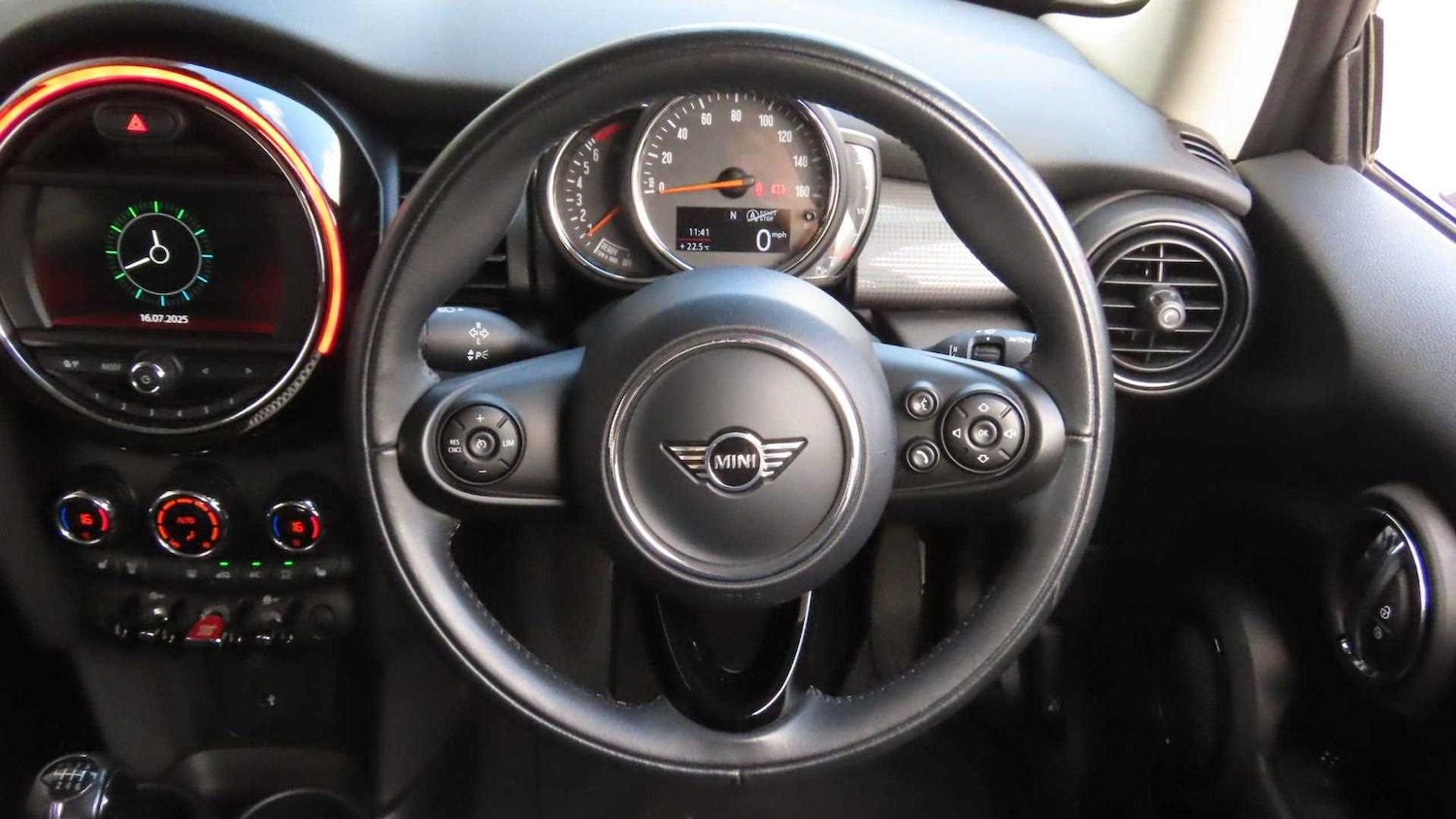 Used MINI Hatch 2019 for sale - 77123342: Photo 5