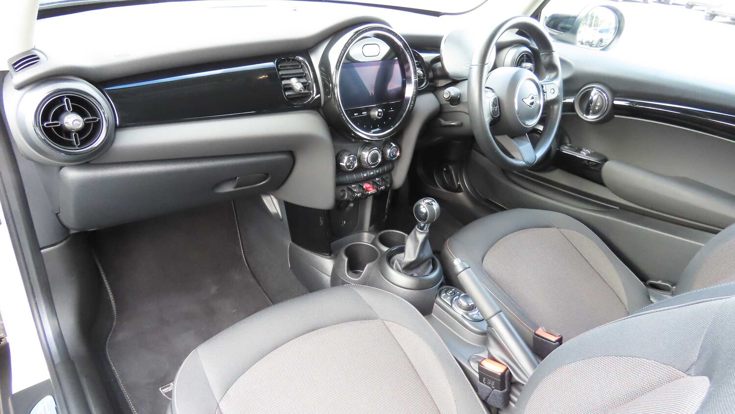 Used MINI Hatch 2022 for sale - 76373759: Photo 7