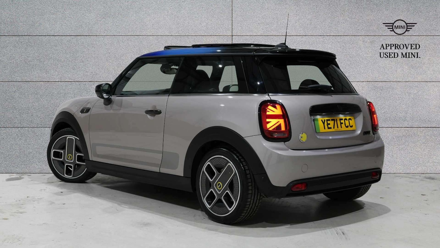 Used MINI Hatch 2021 for sale - 76978697: Photo 2