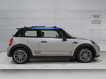 Used MINI Hatch 2021 for sale - 76978697: Photo