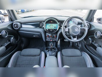 Used MINI Hatch 2023 for sale - 77943305: Photo