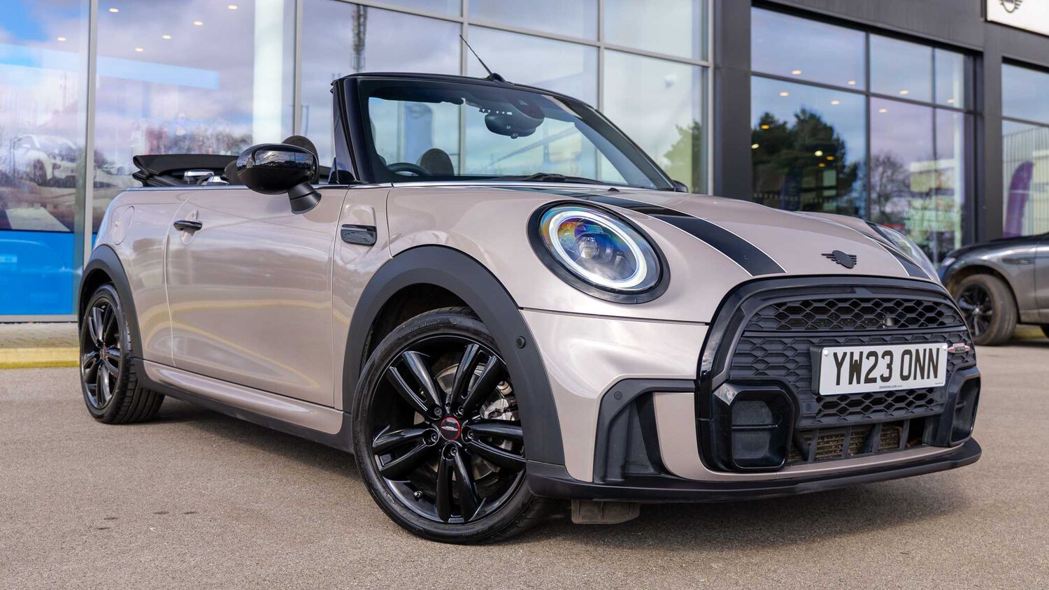 Used MINI Convertible 2023 for sale - 77740937: Photo 17