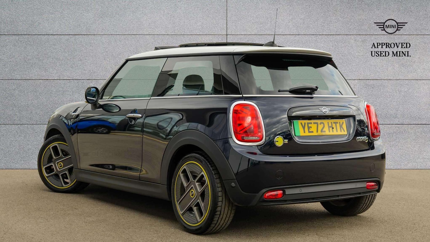 Used MINI Hatch 2022 for sale - 77858372: Photo 2