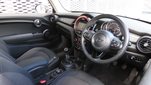 Used MINI Hatch 2019 for sale - 76169997: Photo 6