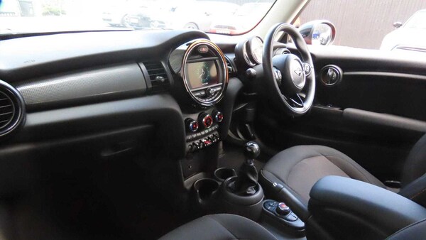 Used MINI Hatch 2019 for sale - 76169997: Photo 7