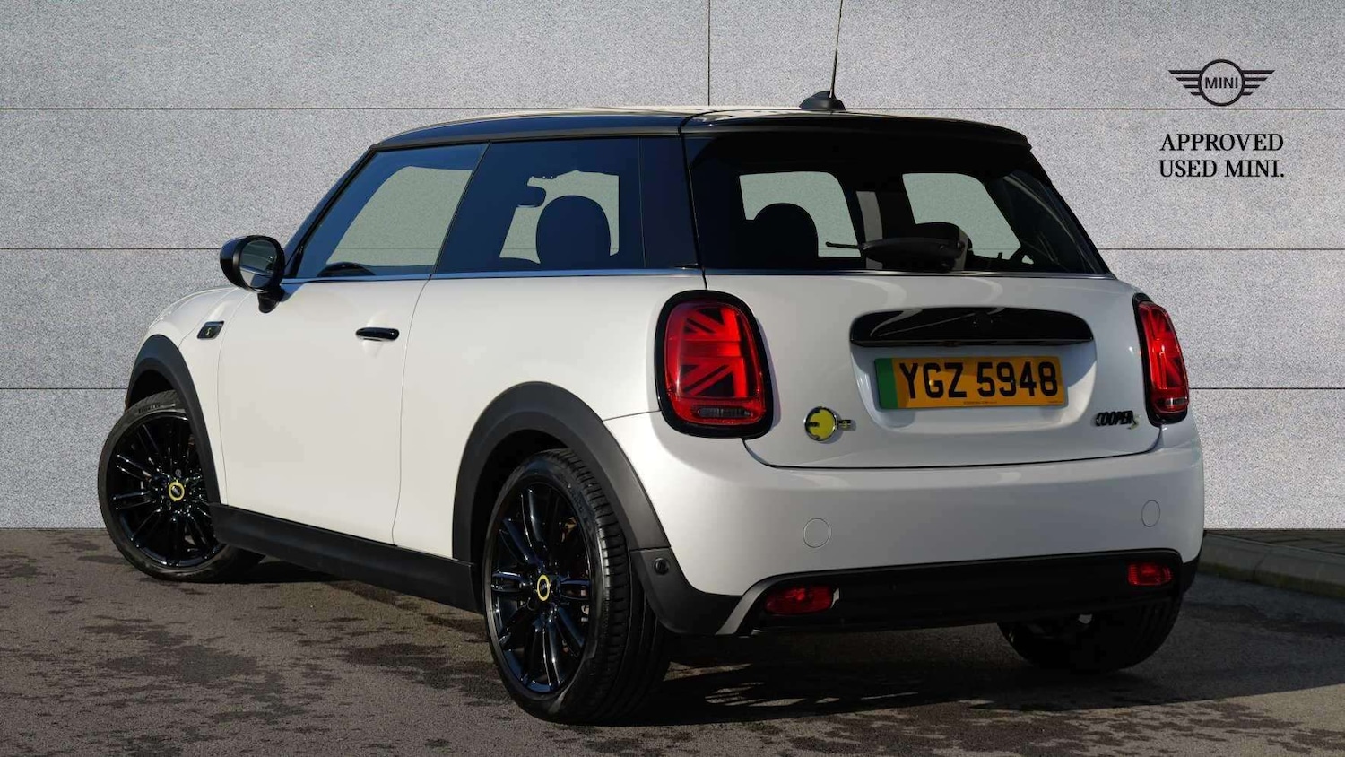 Used MINI Hatch 2023 for sale - 77886234: Photo 2