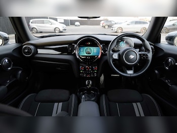 Used MINI Hatch 2023 for sale - 77135008: Photo