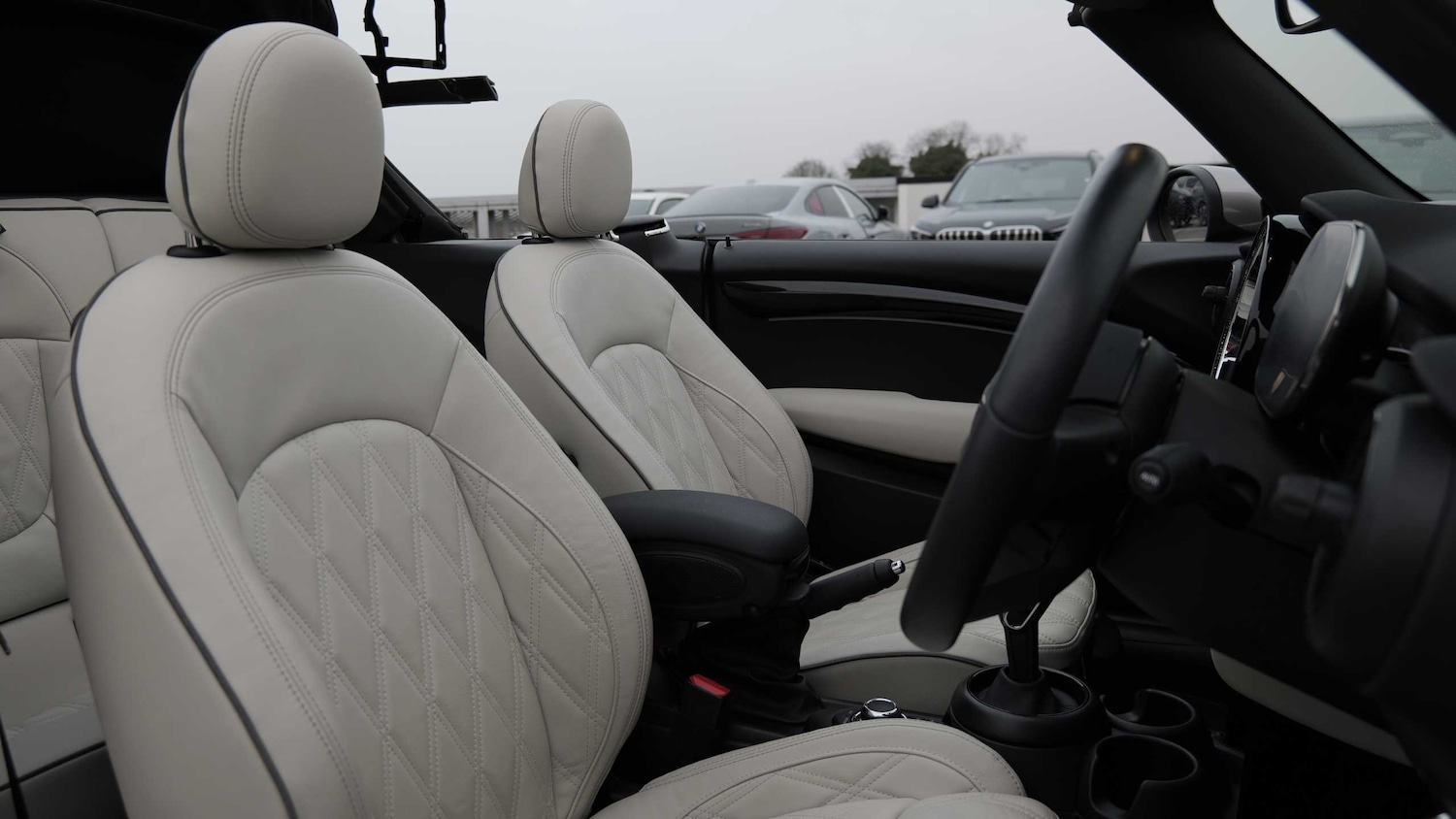 Used MINI Convertible 2024 for sale - 77083095: Photo 11