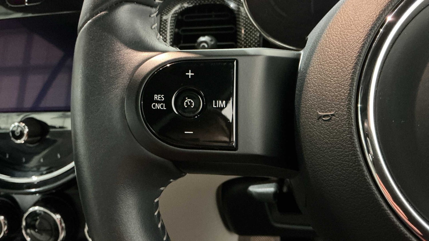 Used MINI Convertible 2024 for sale - 77083095: Photo 19