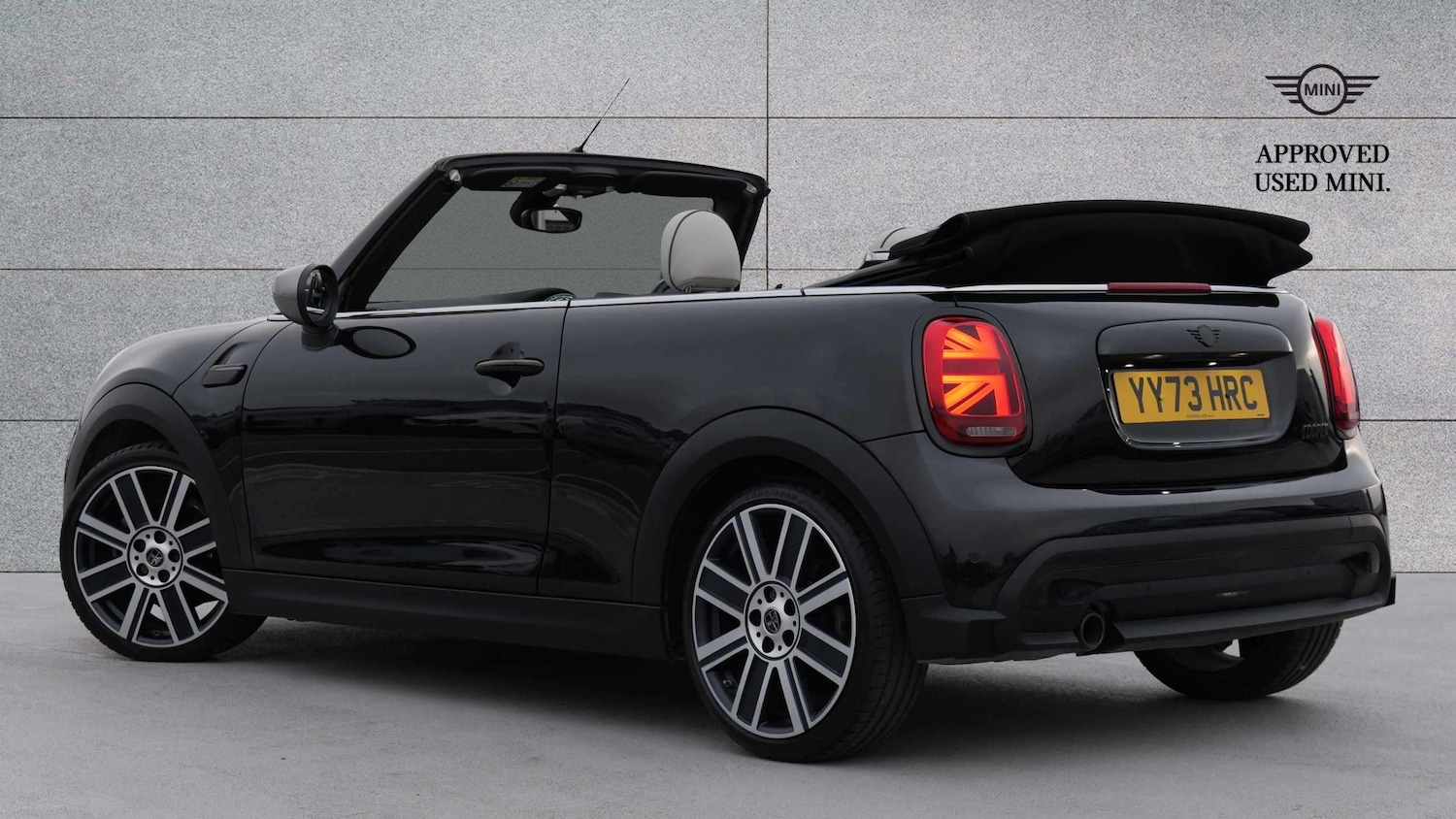 Used MINI Convertible 2024 for sale - 77083095: Photo 2