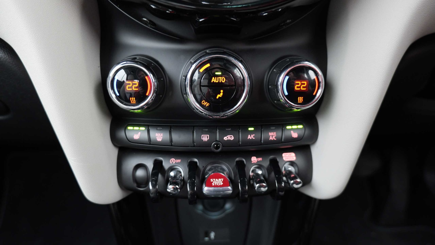 Used MINI Convertible 2024 for sale - 77083095: Photo 24