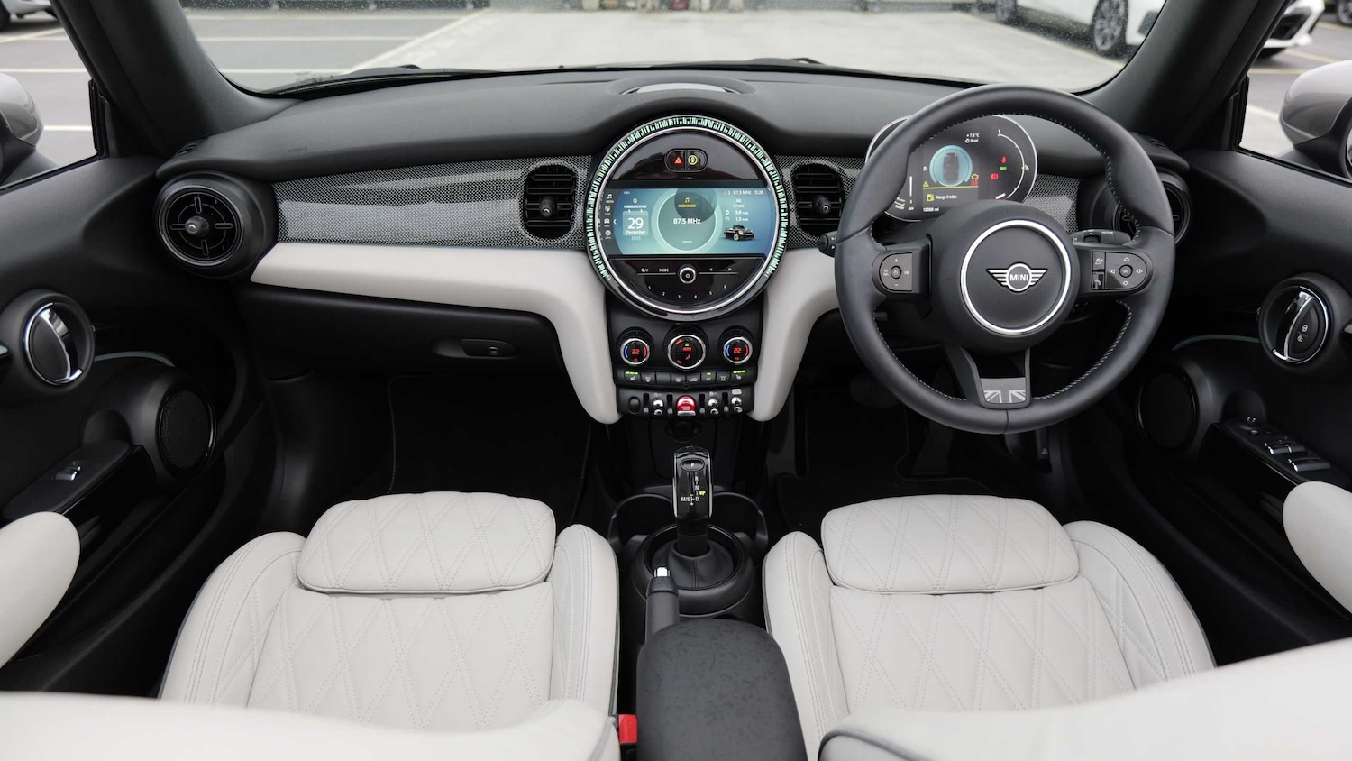 Used MINI Convertible 2024 for sale - 77083095: Photo 4