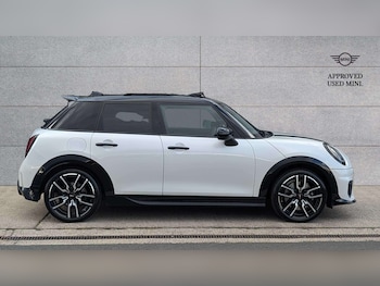 Used MINI Cooper 2024 for sale - 75845811: Photo