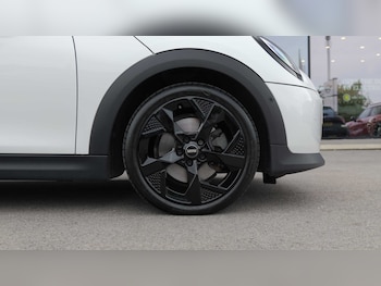 Used MINI Cooper 2024 for sale - 79051830: Photo