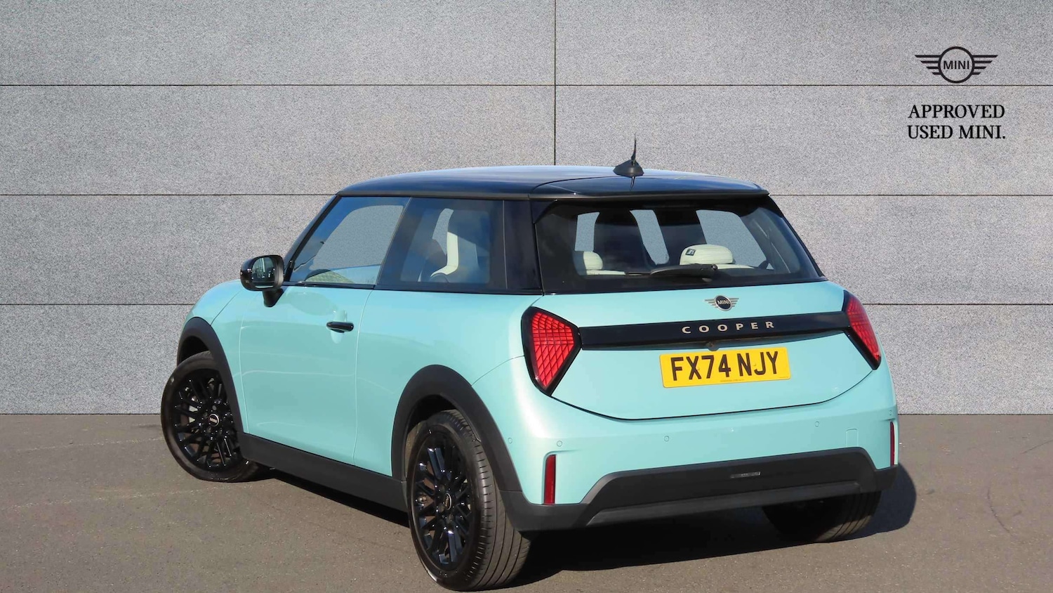 Used MINI Cooper 2024 for sale - 76373717: Photo 2