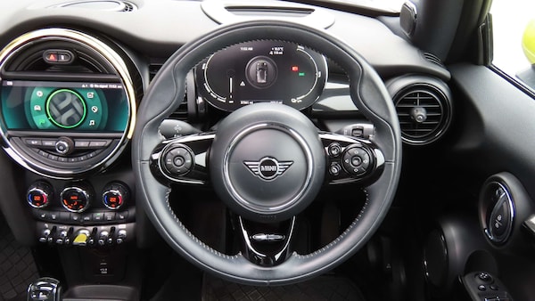 Used MINI Hatch 2020 for sale - 76319055: Photo 2