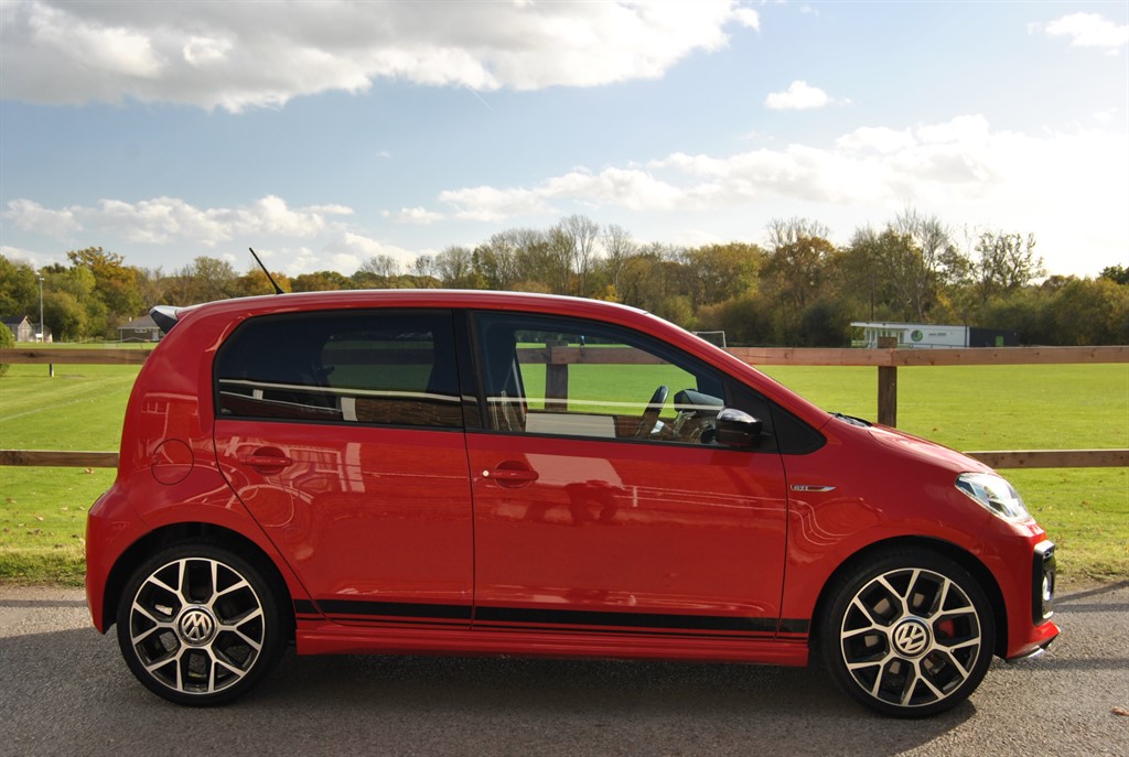 Used Volkswagen up! 2018 for sale - 76393831: Photo 2