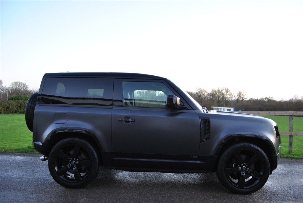 Used Land Rover Defender 2022 for sale - 77005593: Photo 2