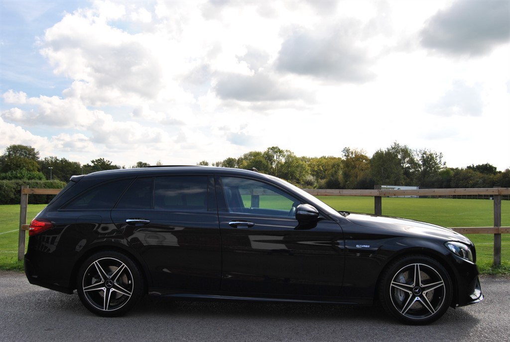 Used Mercedes-Benz C Class 2017 for sale - 76534144: Photo 2