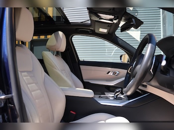 Used BMW 3 Series 2019 for sale - 79102097: Photo