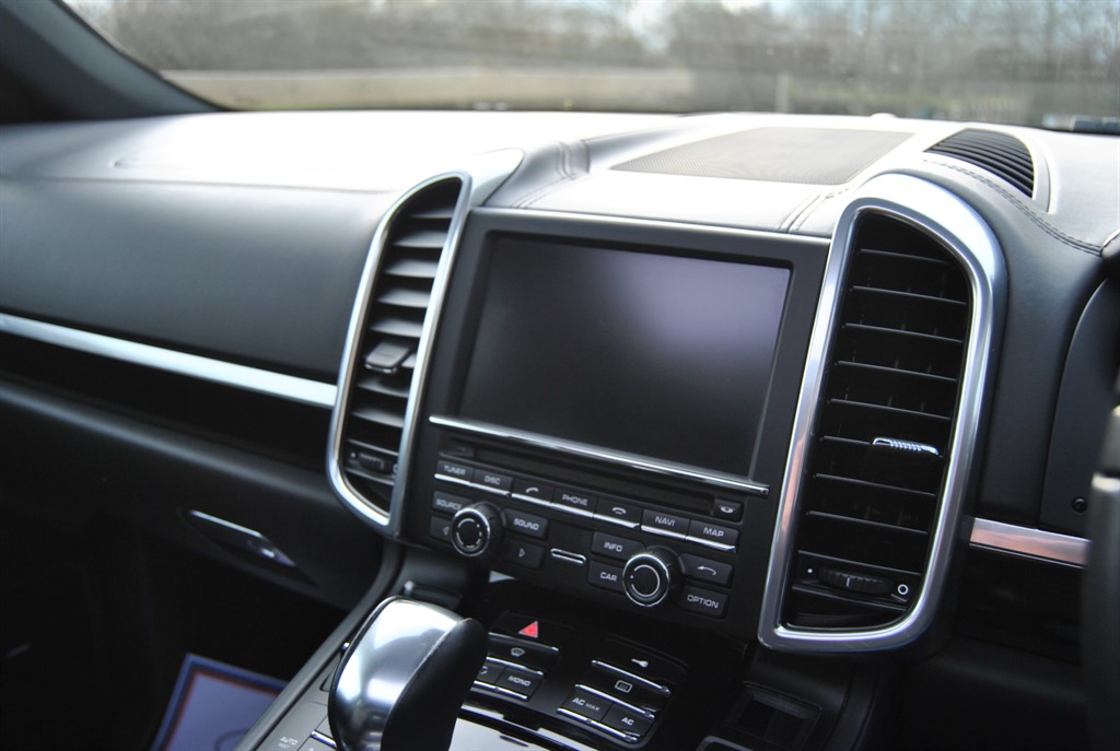 Used Porsche Cayenne 2010 for sale - 77025681: Photo 10