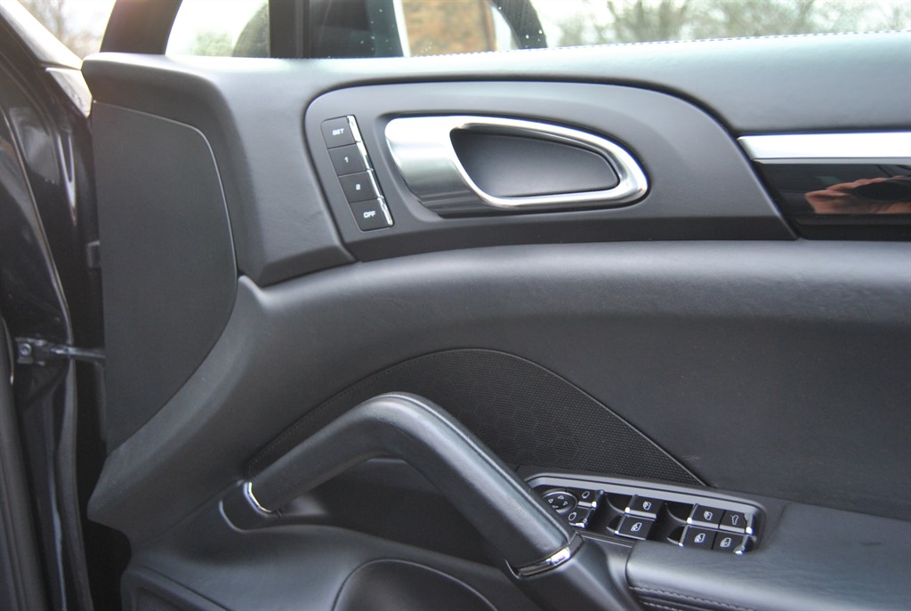 Used Porsche Cayenne 2010 for sale - 77025681: Photo 26