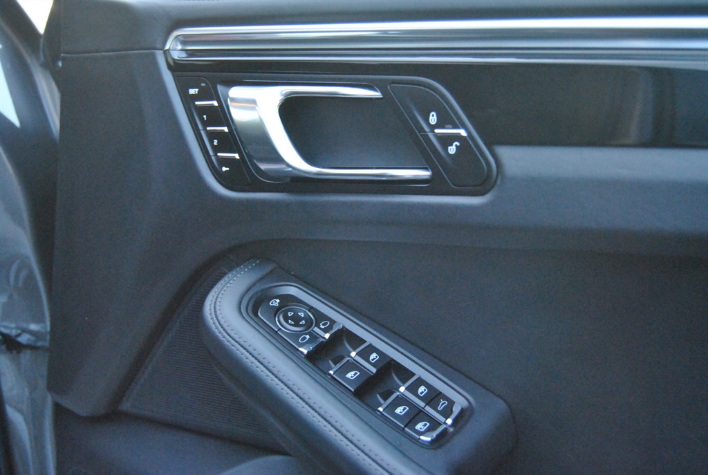 Used Porsche Macan 2015 for sale - 77134203: Photo 19