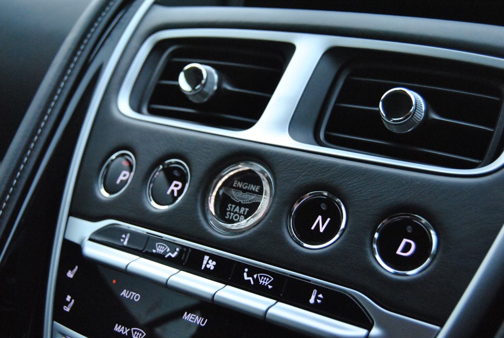 Used Aston Martin DB11 2017 for sale - 76835098: Photo 24