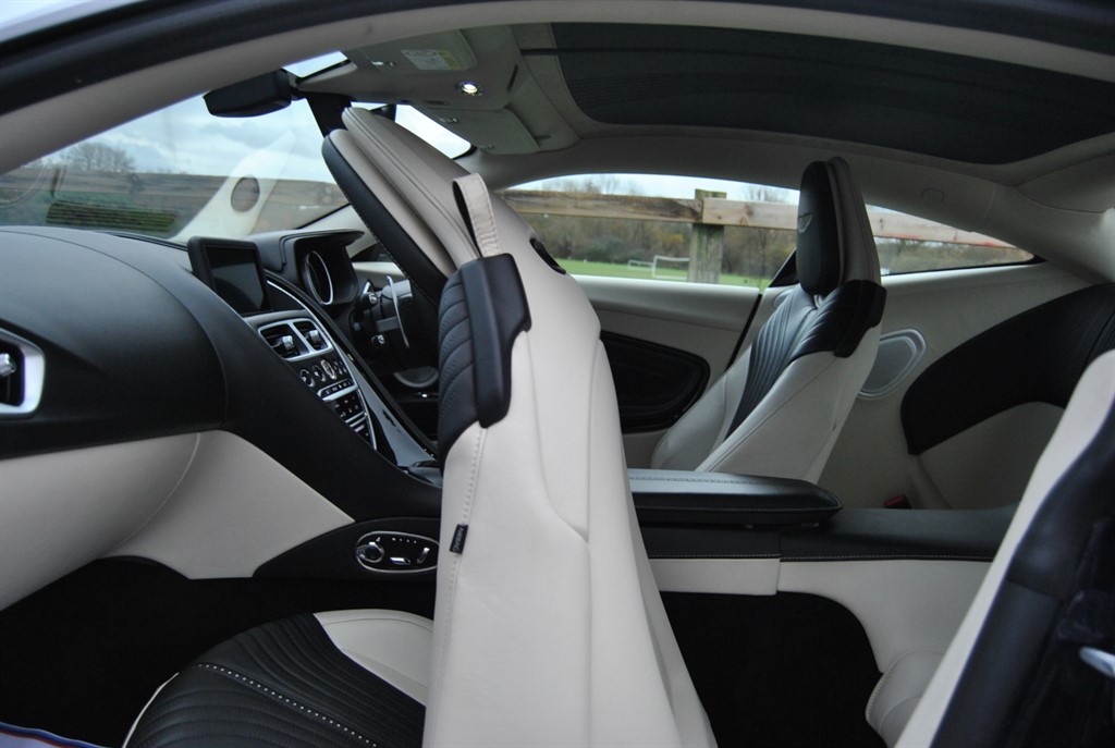 Used Aston Martin DB11 2017 for sale - 76835098: Photo 35