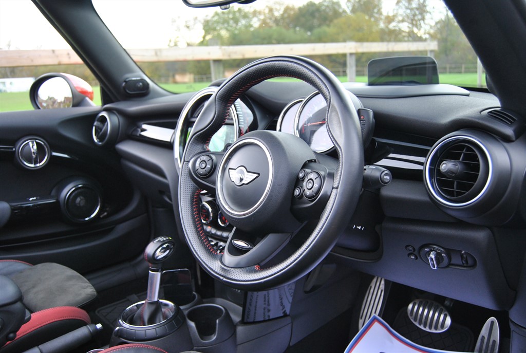 Used MINI Convertible 2016 for sale - 76568175: Photo 6