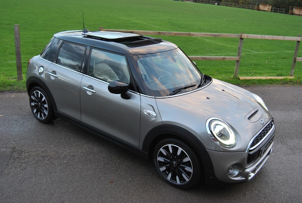 Used MINI Hatch 2020 for sale - 76615904: Photo 1