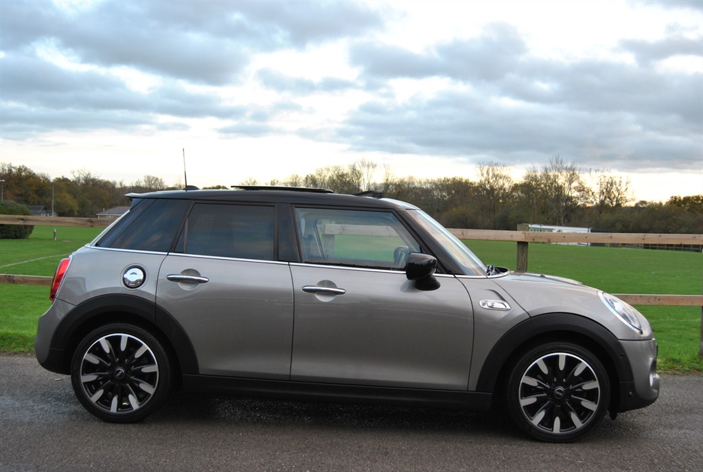 Used MINI Hatch 2020 for sale - 76615904: Photo 2