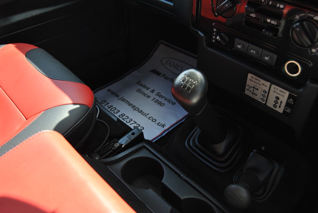 Used Land Rover Defender 90 2015 for sale - 77079305: Photo 12