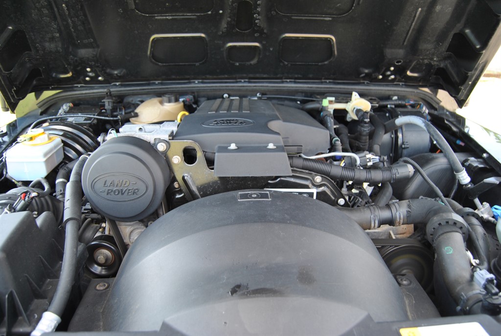 Used Land Rover Defender 90 2015 for sale - 77079305: Photo 19