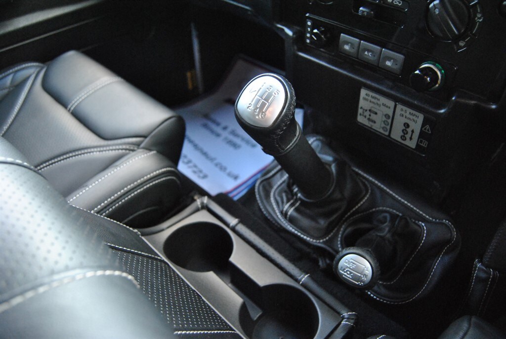 Used Land Rover Defender 2014 for sale - 76390310: Photo 16