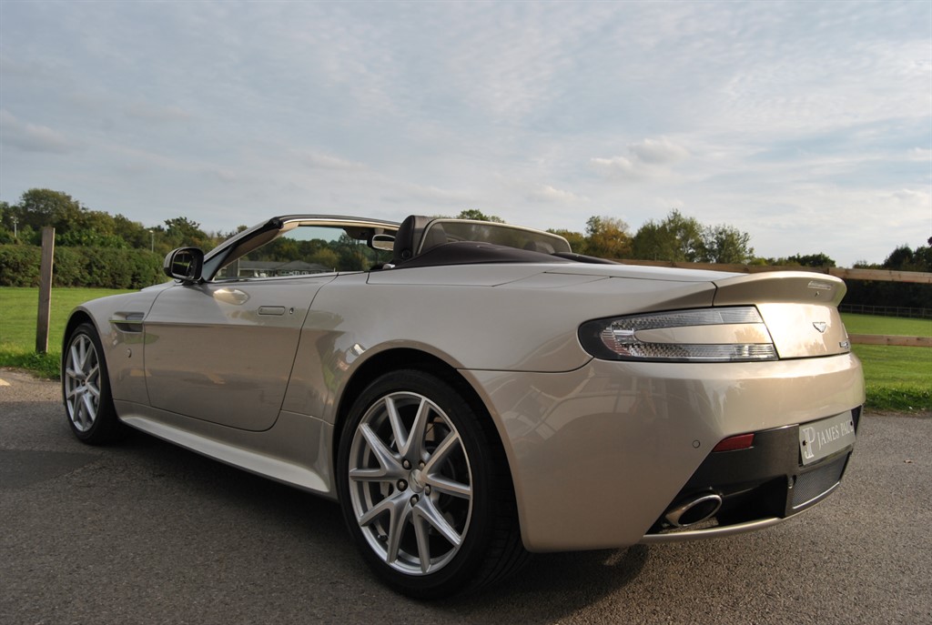 Used Aston Martin Vantage 2012 for sale - 76140476: Photo 14