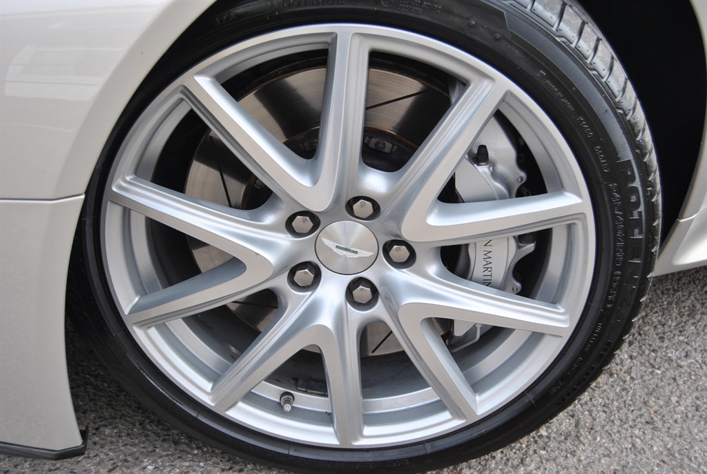 Used Aston Martin Vantage 2012 for sale - 76140476: Photo 25