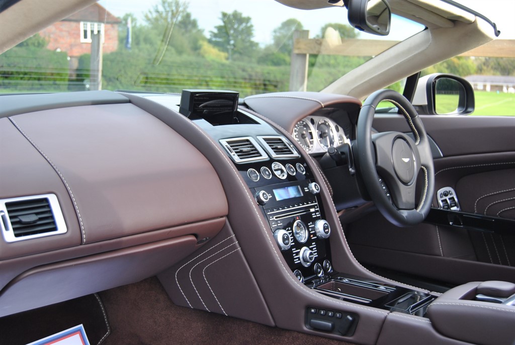 Used Aston Martin Vantage 2012 for sale - 76140476: Photo 31