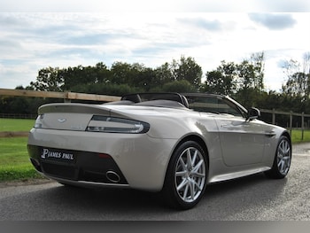 Used Aston Martin Vantage 2012 for sale - 76140476: Photo